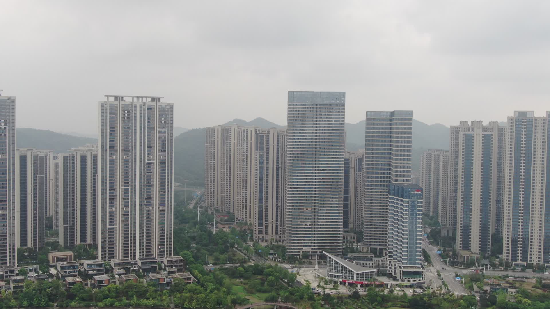 航拍湖南长沙高楼建筑视频的预览图