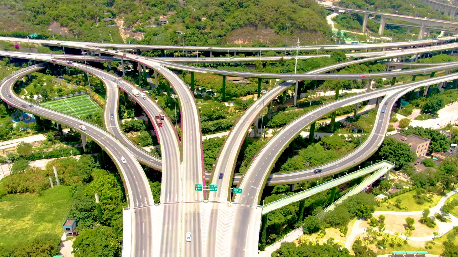 航拍江西南昌高架桥交通视频的预览图