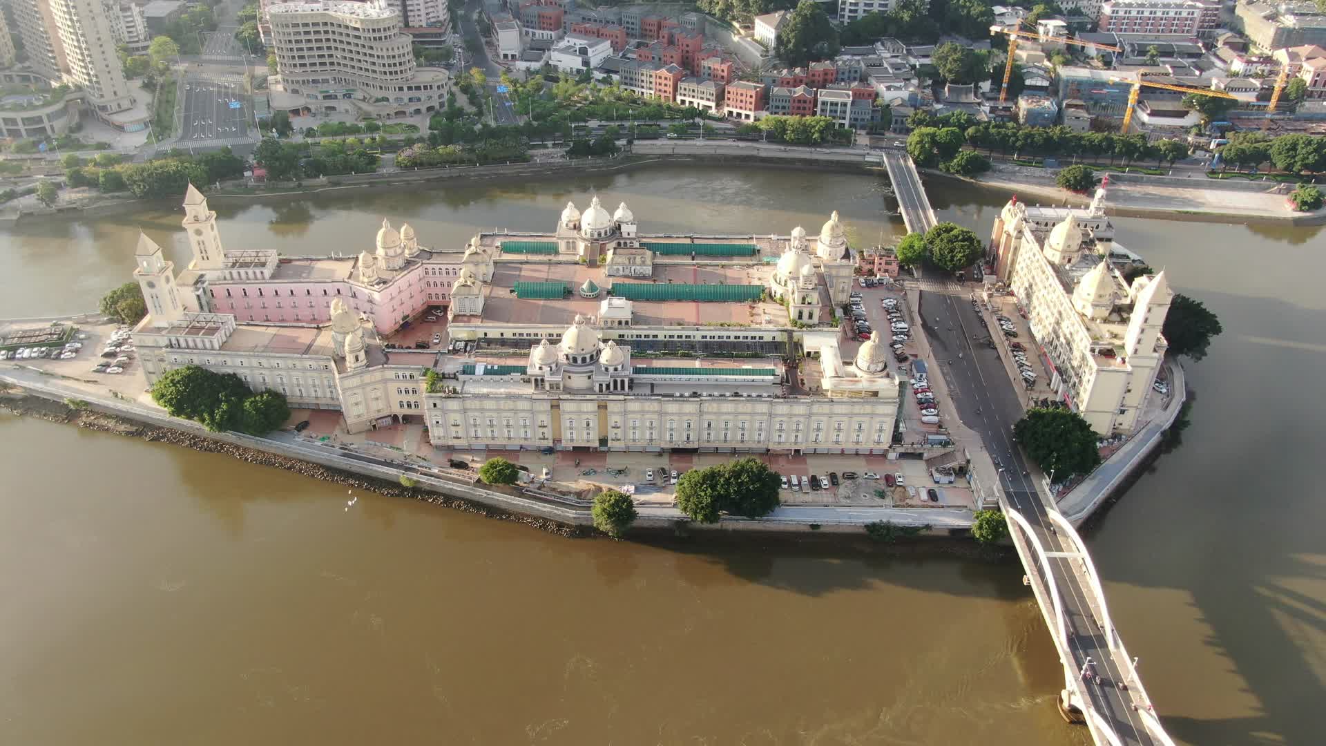 航拍福州闽江中洲岛商贸中心视频的预览图