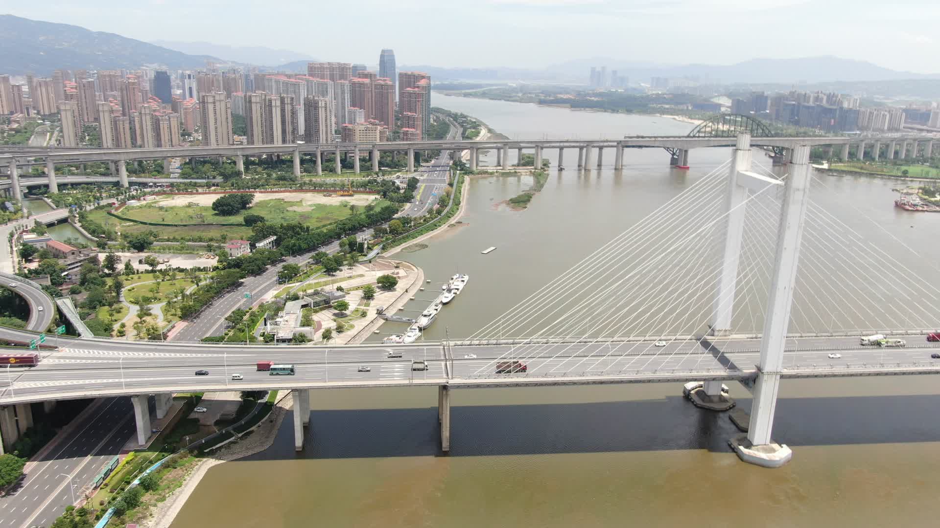 航拍福州魁浦大桥视频的预览图