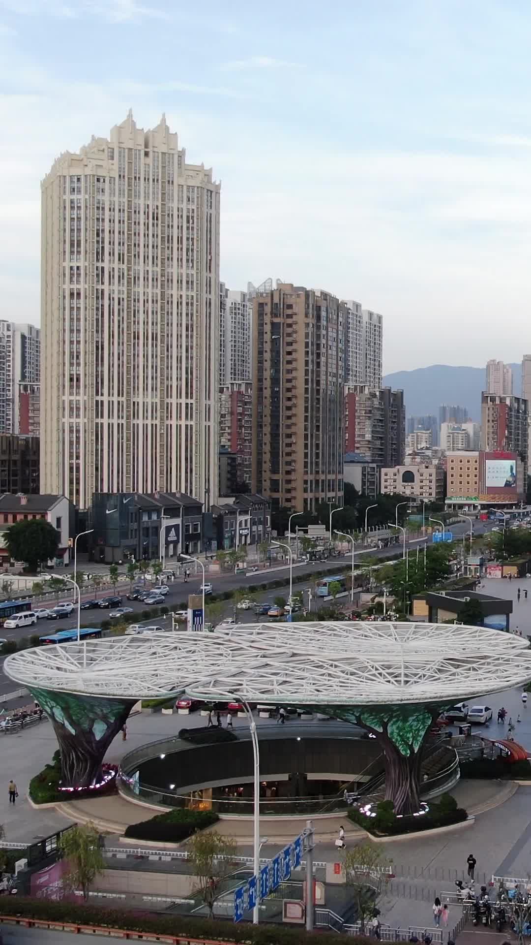 航拍福建福州宝龙广场视频的预览图