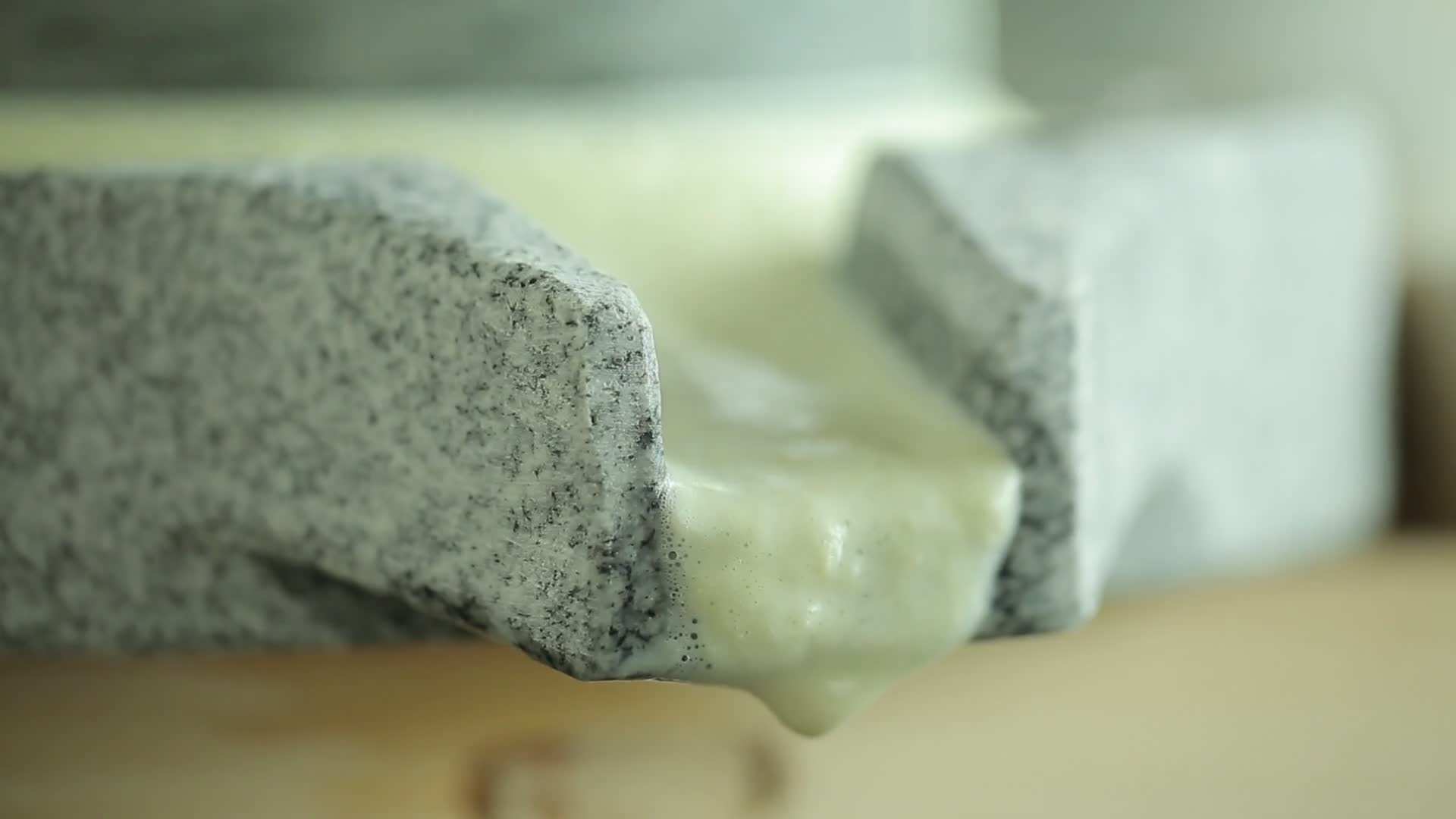 石磨磨豆子豆浆做豆腐视频的预览图