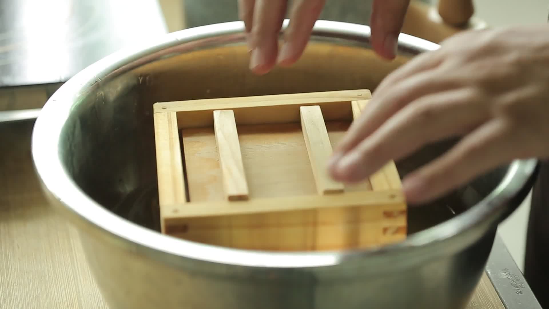 实拍古法做豆腐视频的预览图