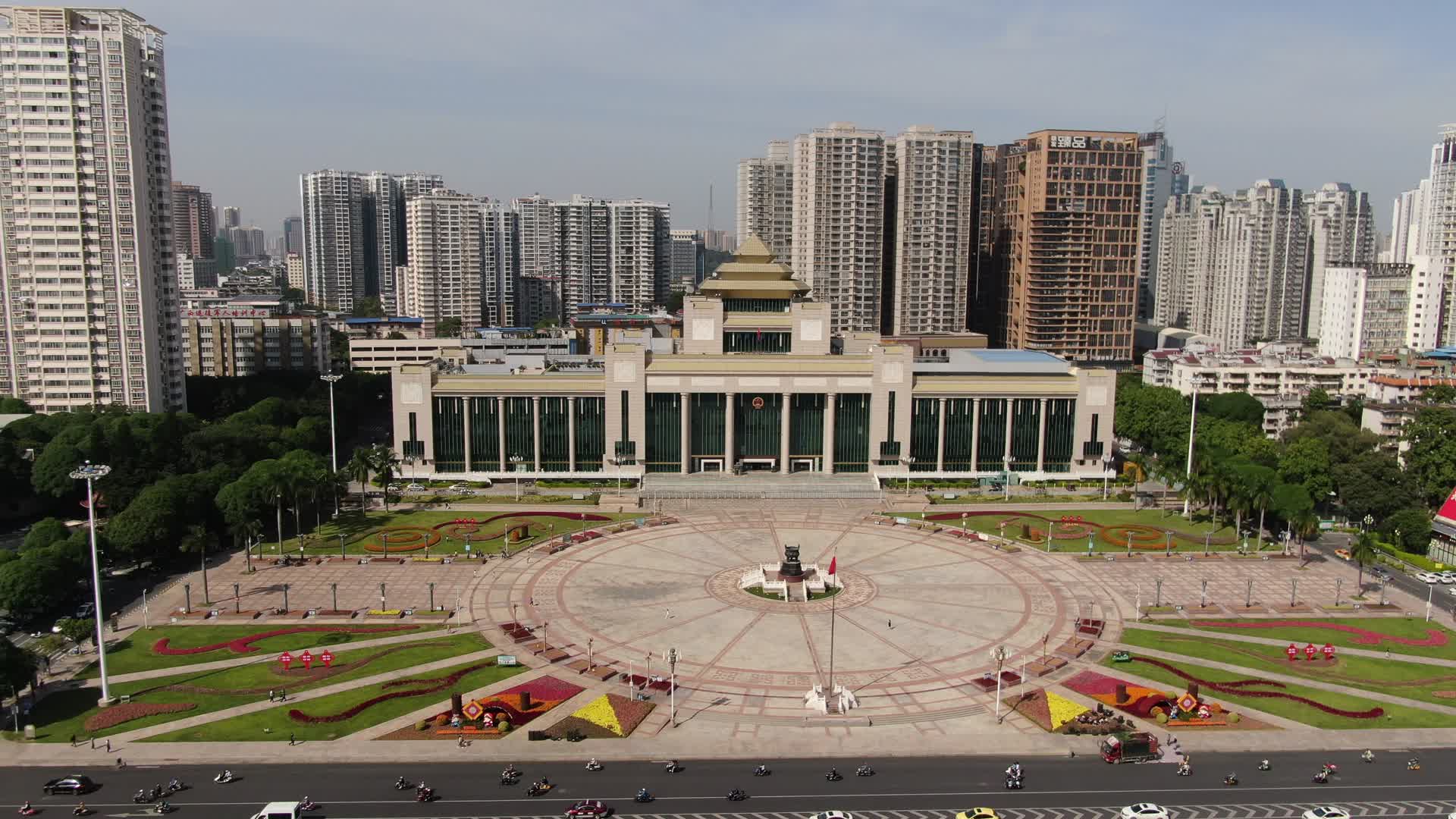 航拍广西南宁民族广场人民会堂视频的预览图