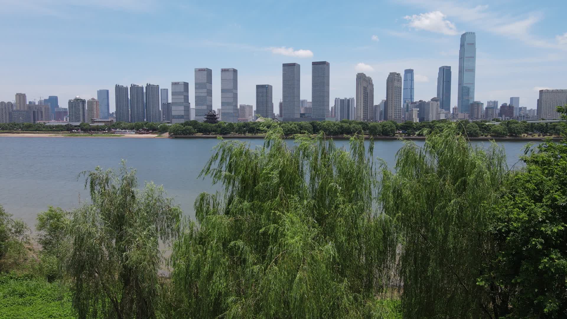 航拍湖南长沙城市全景视频的预览图