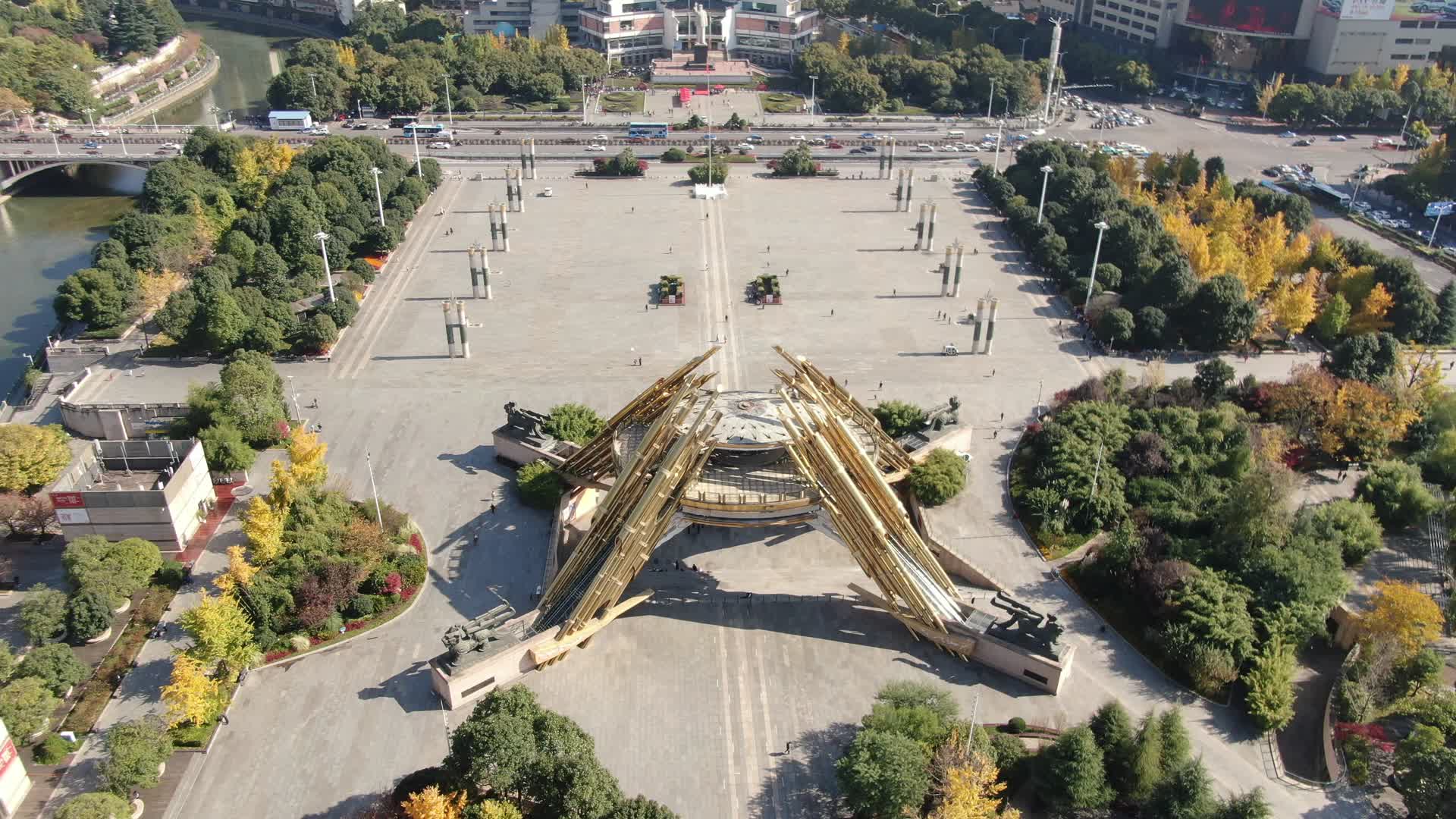航拍贵阳筑城广场视频的预览图