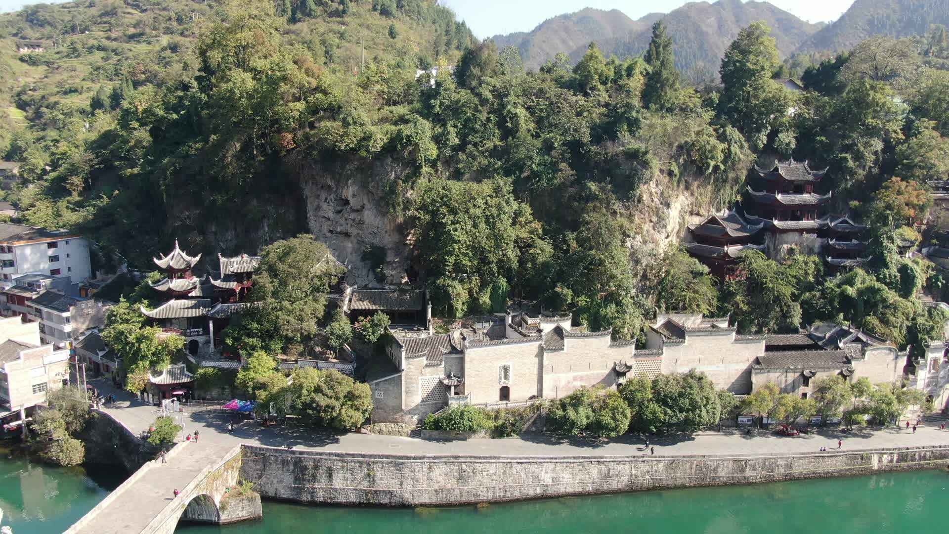 航拍贵州镇远古镇5A景点视频的预览图