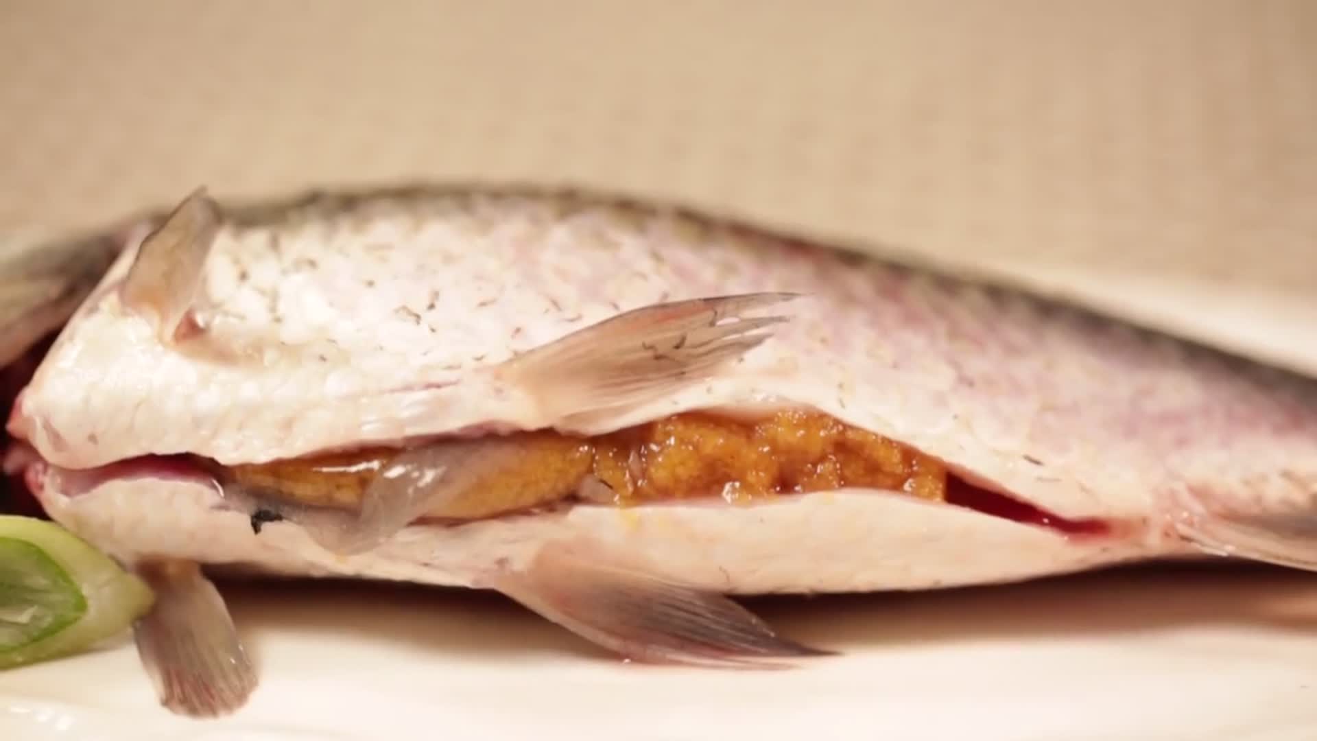 国宴菜鲫鱼塞肉视频的预览图