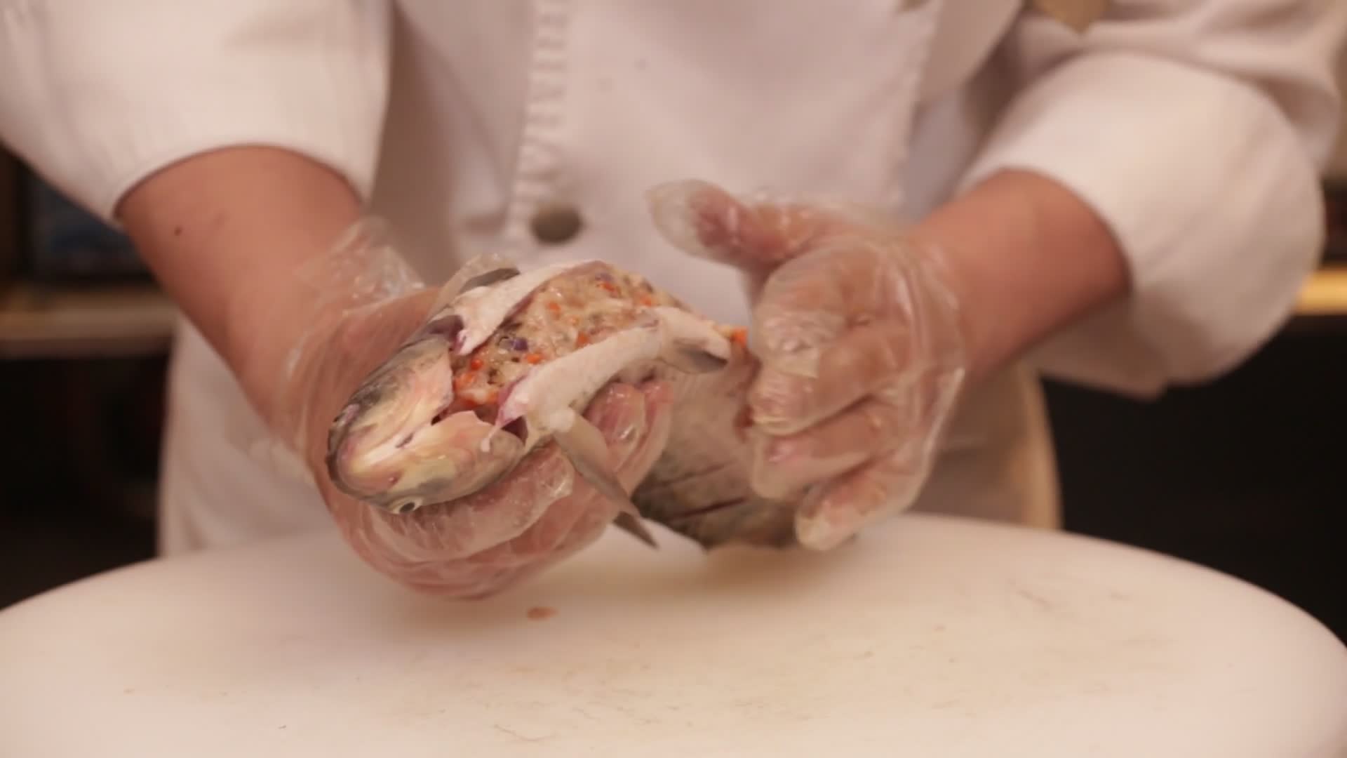 国宴菜鲫鱼塞肉制作视频的预览图