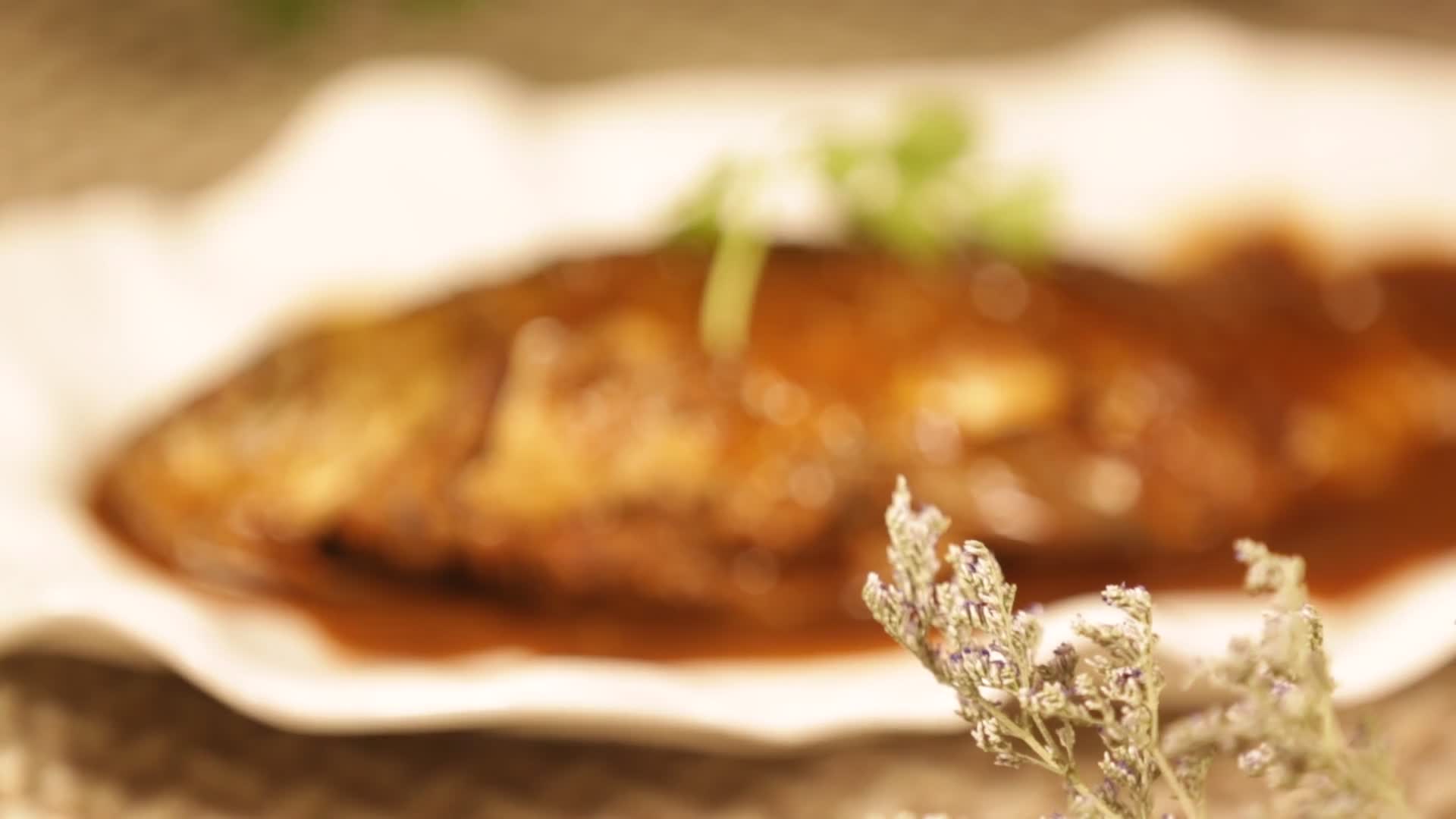 红烧鱼国宴鲫鱼塞肉视频的预览图