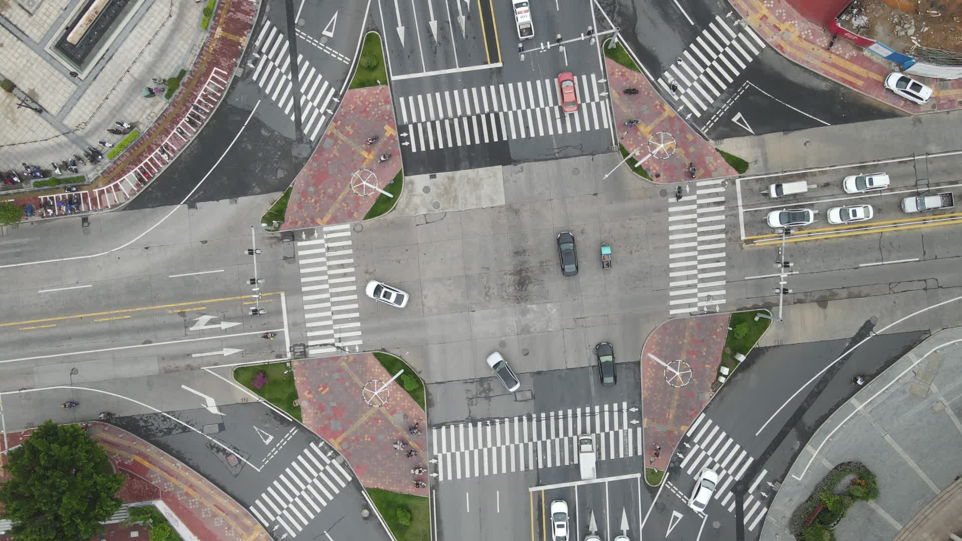 航拍福建漳州城市交通视频的预览图