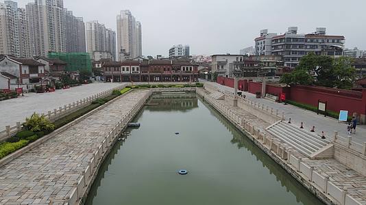 航拍福建漳州古城视频的预览图
