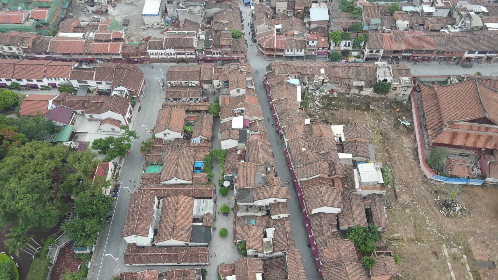 航拍福建漳州古城全景视频的预览图