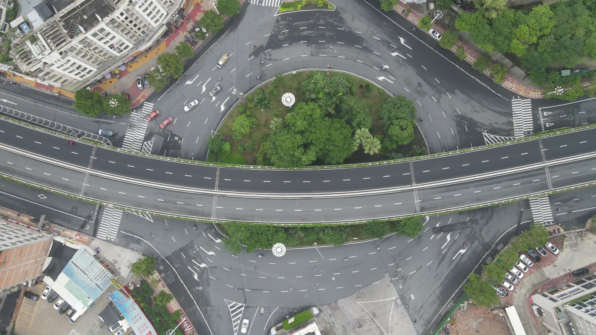 航拍福建漳州城市交通视频的预览图