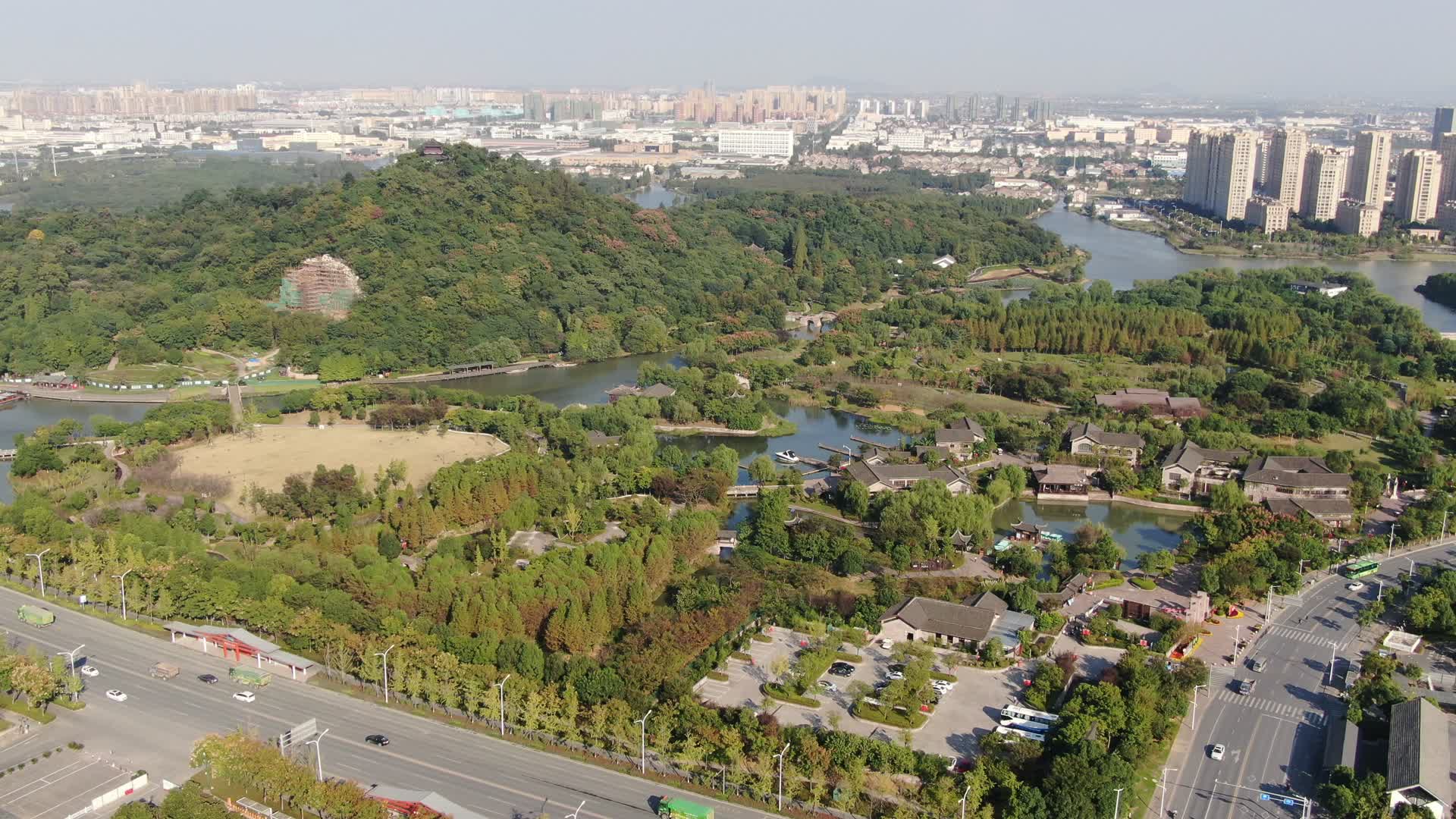 航拍浙江绍兴湿地公园视频的预览图
