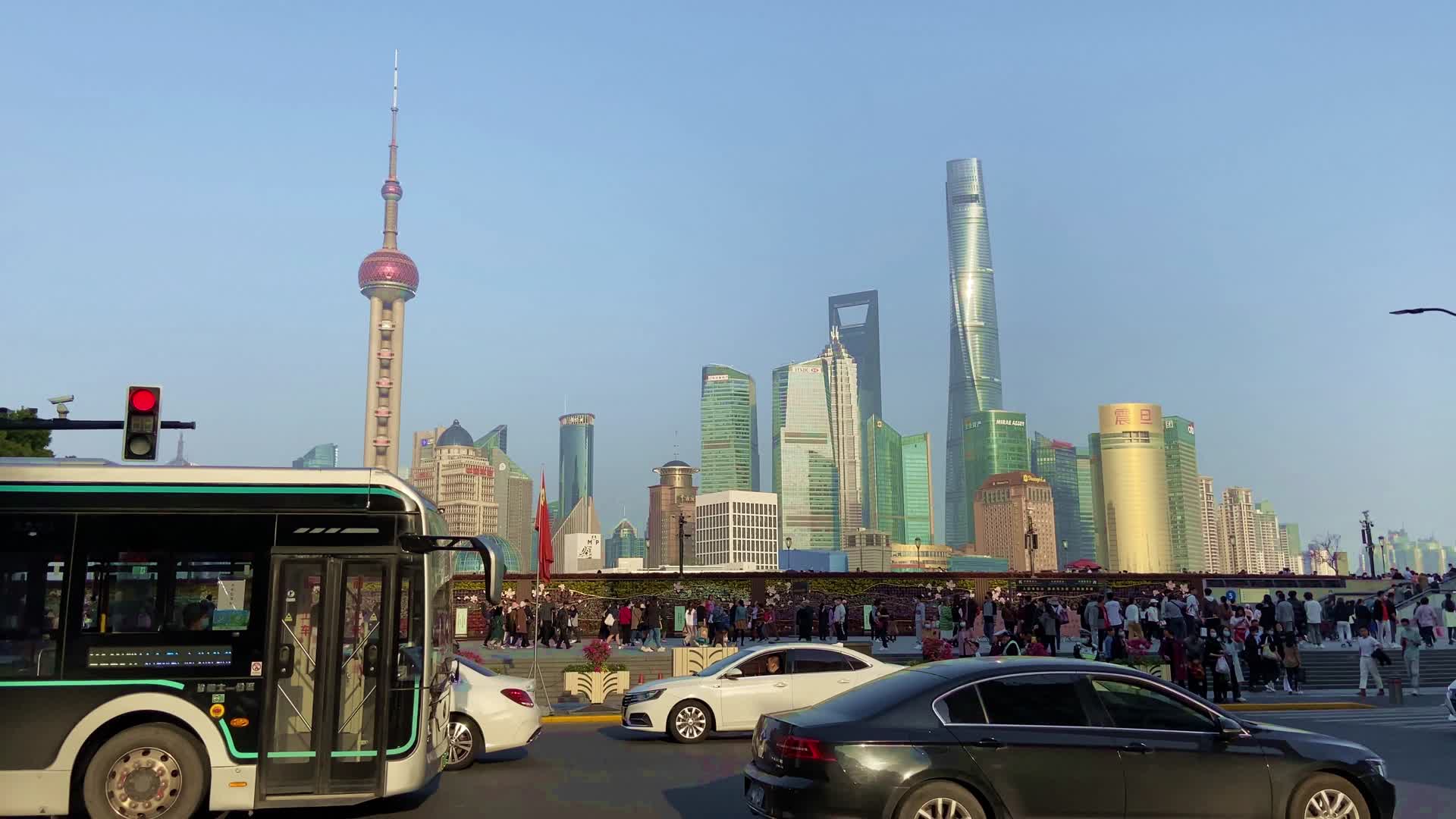 上海外滩陆家嘴城市风光视频的预览图