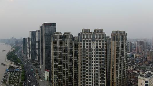 航拍湖南长沙城市高楼万达广场视频的预览图