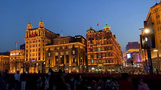 上海外滩万国建筑群城市风光夜景视频的预览图