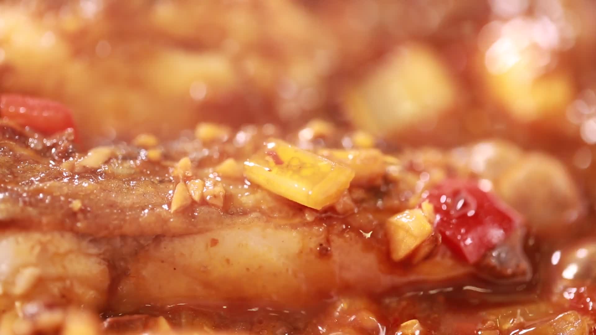 家庭制作烤鱼香辣豆豉鱼视频的预览图