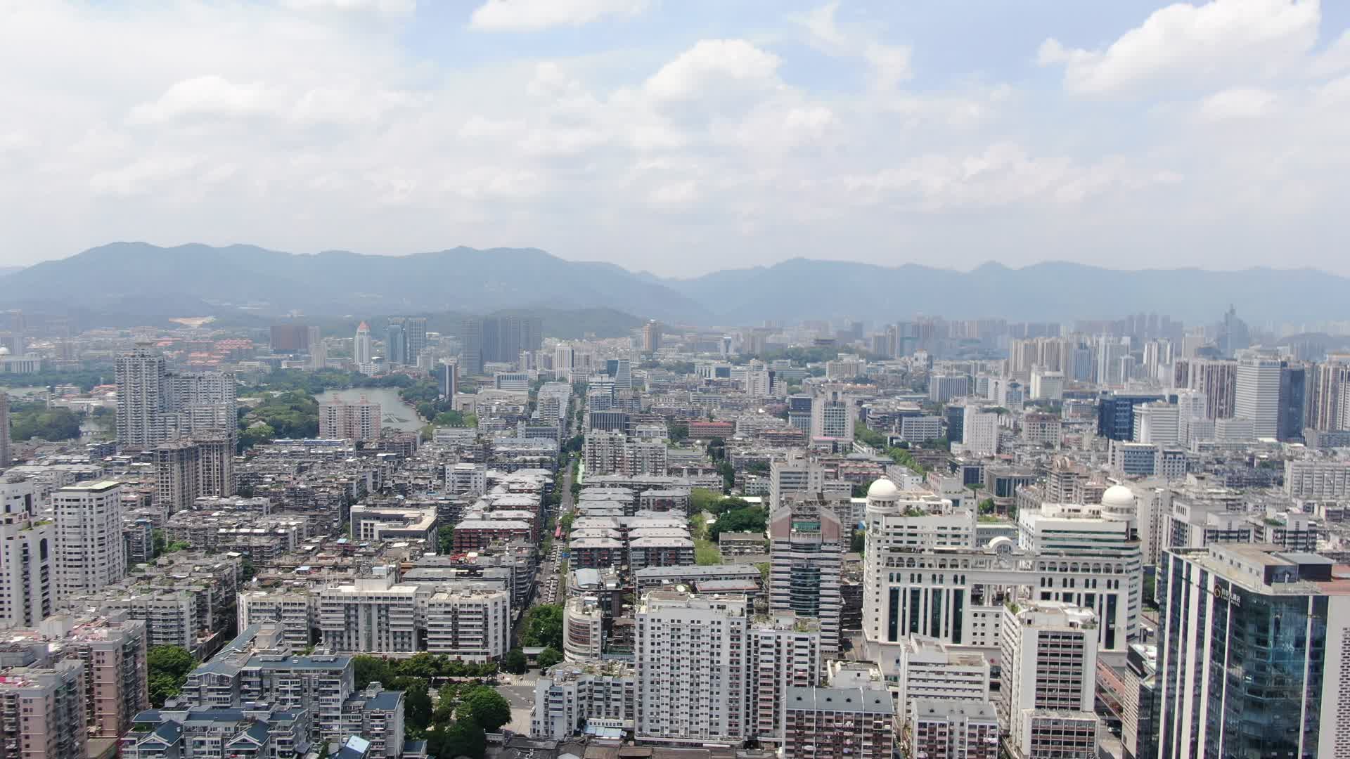 航拍福建福州城市高楼建筑视频的预览图