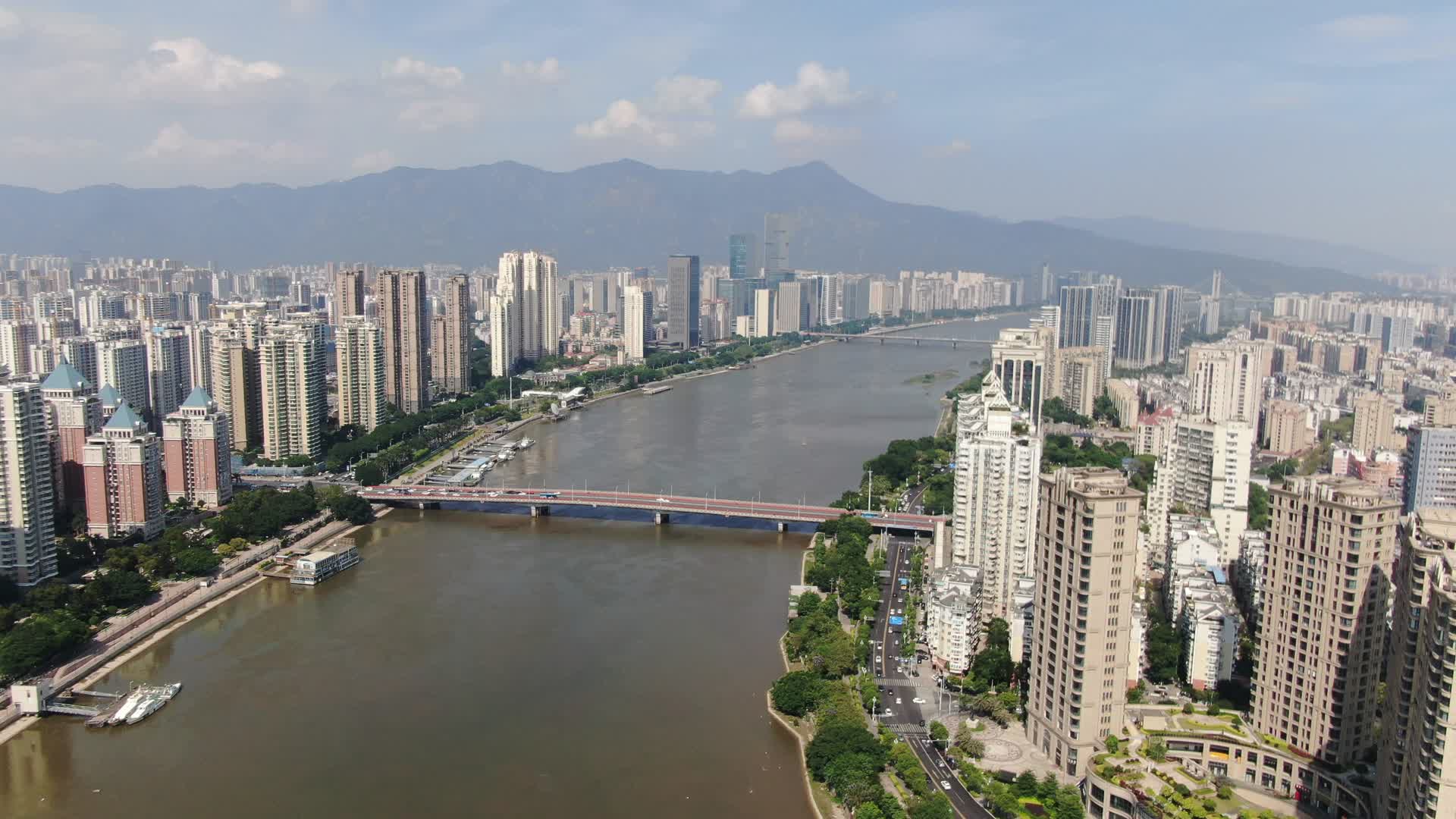 航拍福州福建闽江两岸高楼建筑视频的预览图
