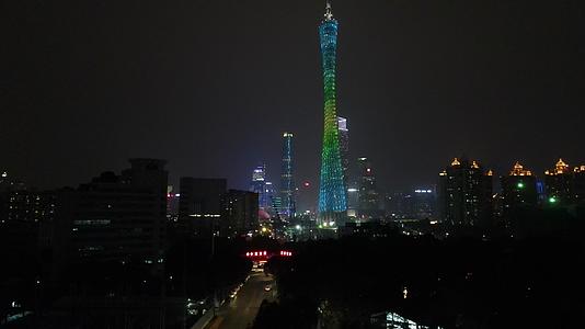 航拍广东广州小蛮腰夜景视频的预览图