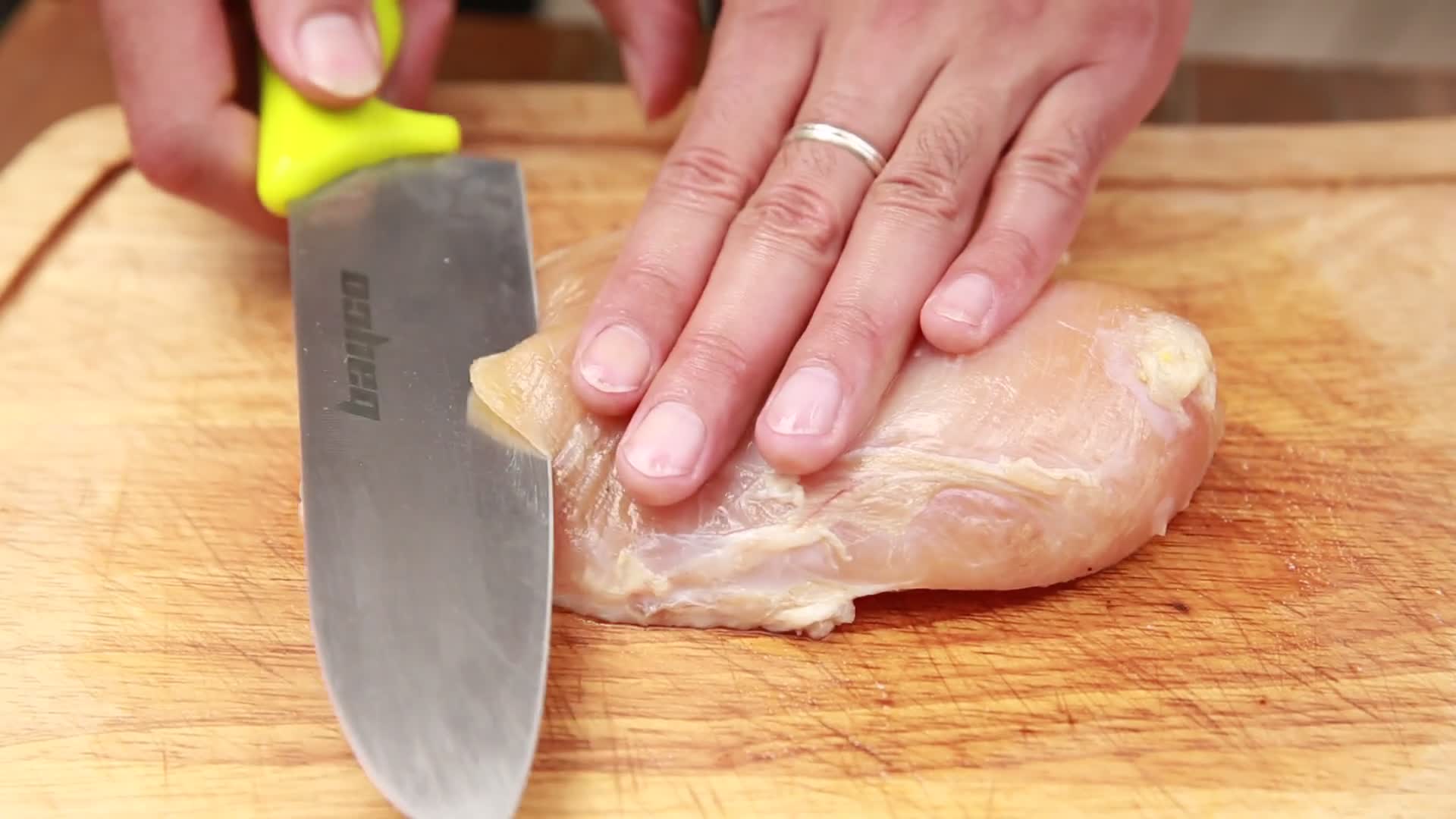 健身蛋白质切鸡胸肉视频的预览图