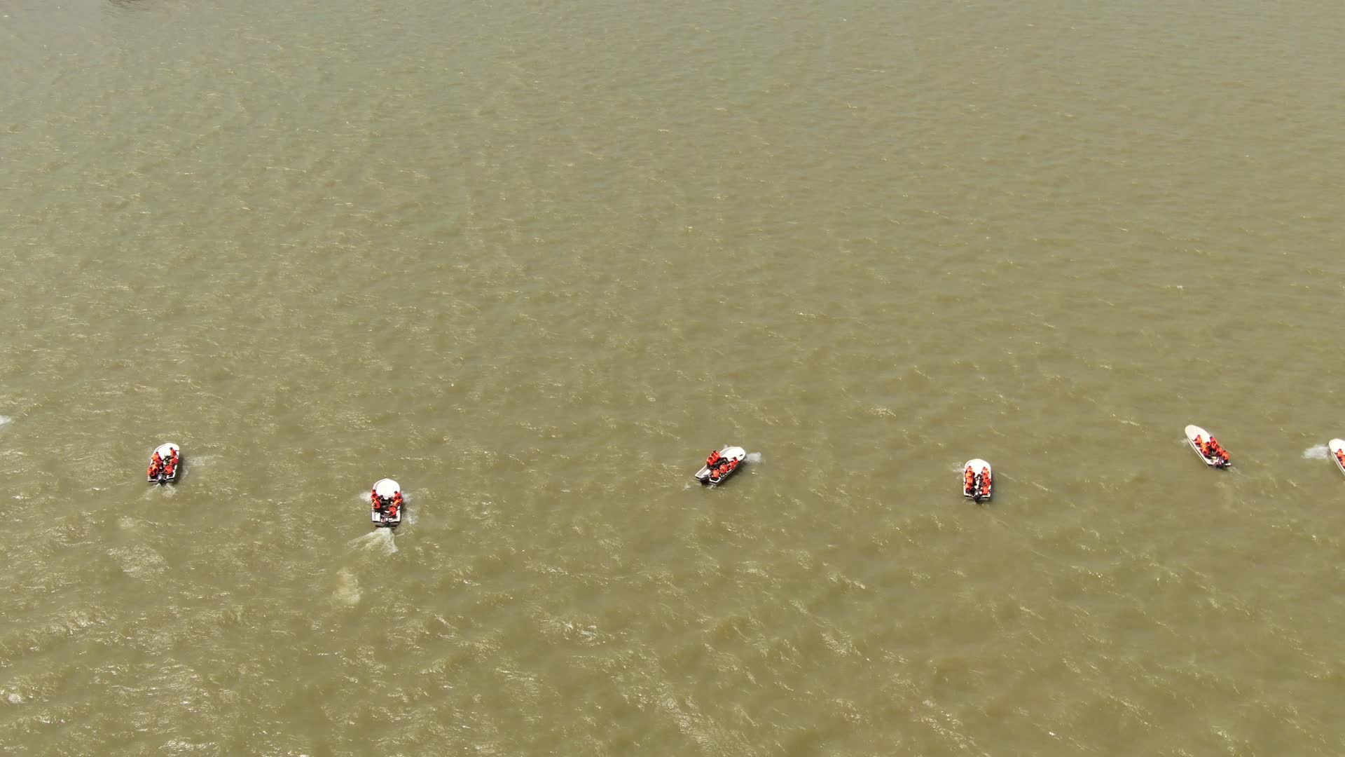 航拍抗洪救灾演练视频的预览图