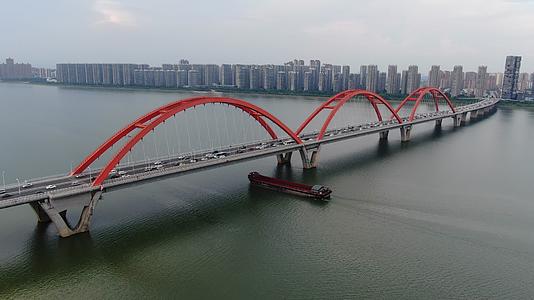 航拍湖南长沙福元路大桥视频的预览图