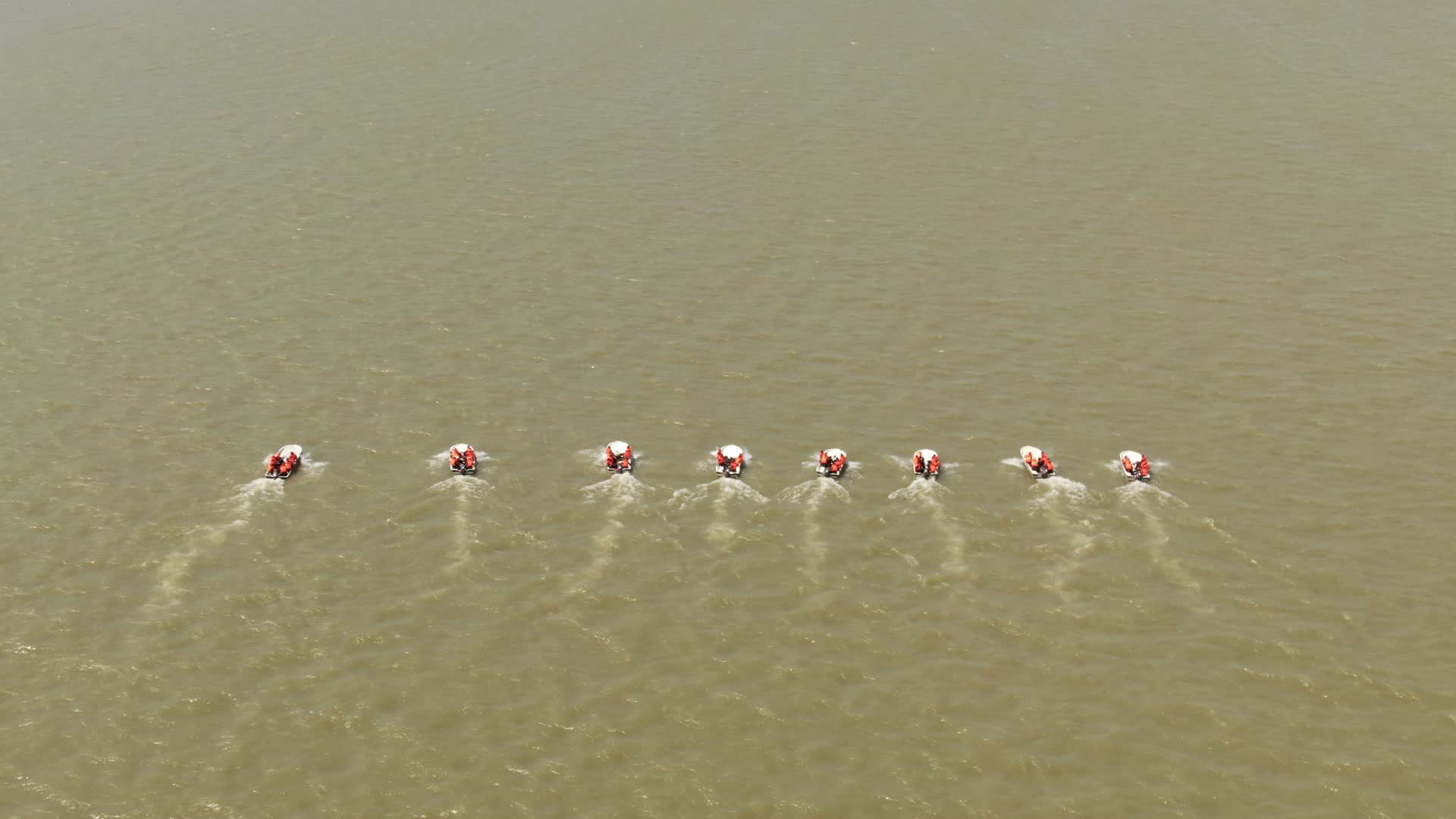航拍抗洪救灾演练视频视频的预览图