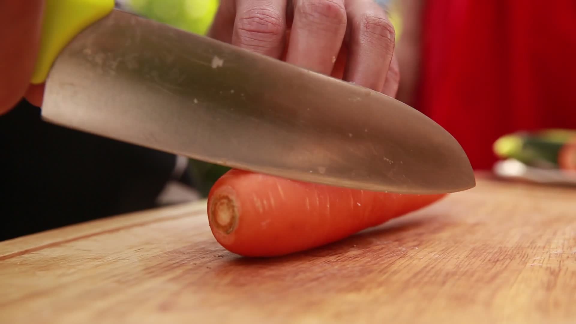 切蔬菜胡萝卜视频的预览图
