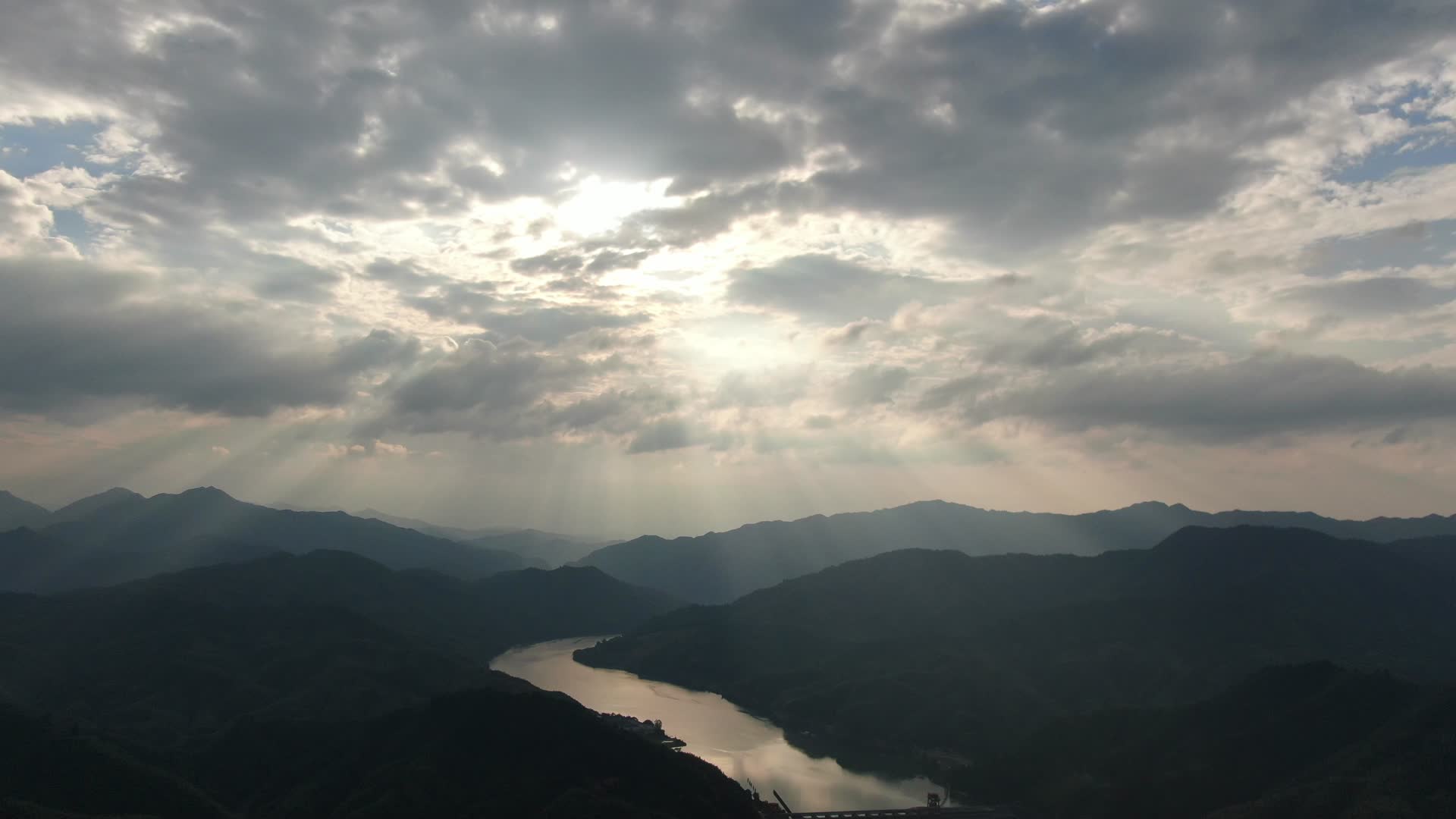 航拍祖国大好河山日落视频的预览图