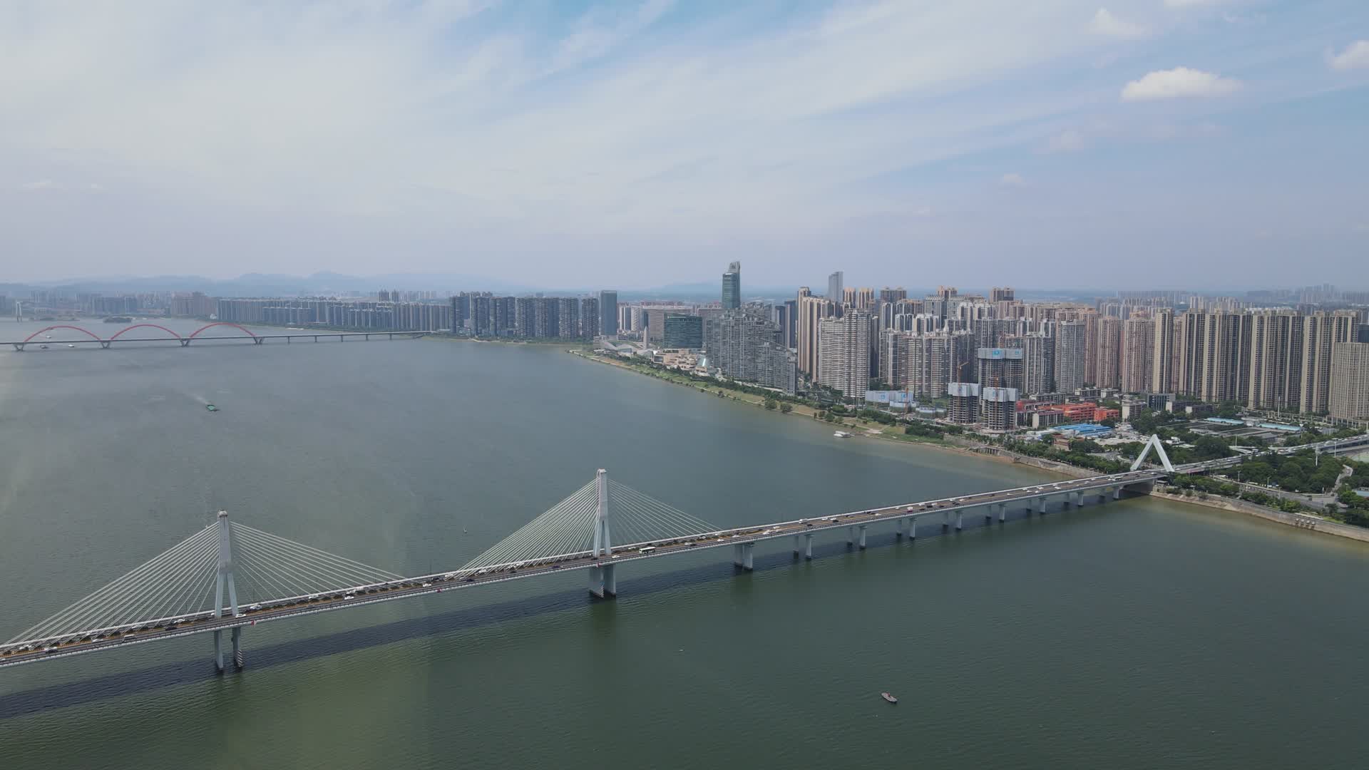航拍湖南长沙湘江银盆岭大桥湘江世纪城视频的预览图