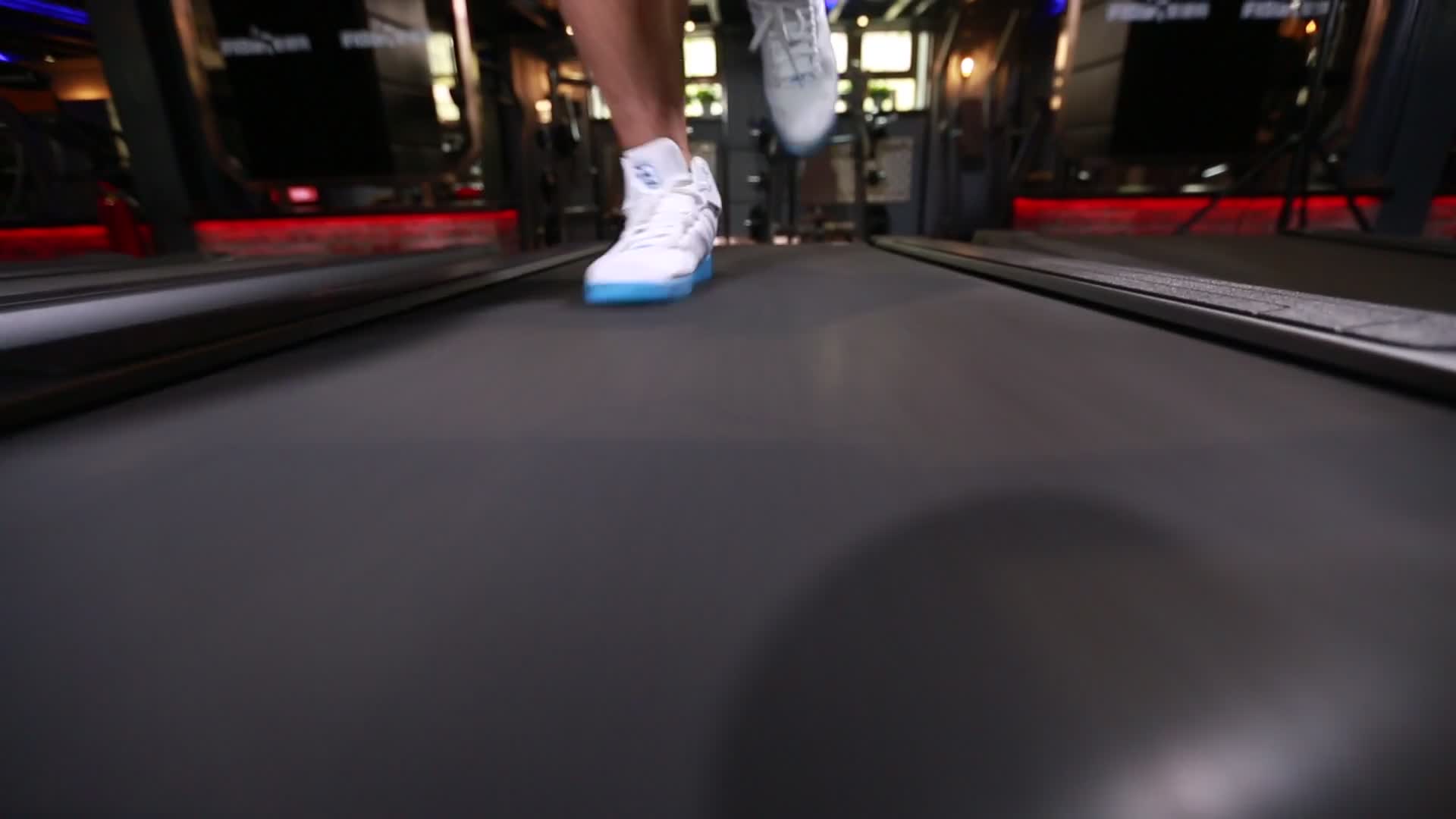 健身器械锻炼运动视频的预览图