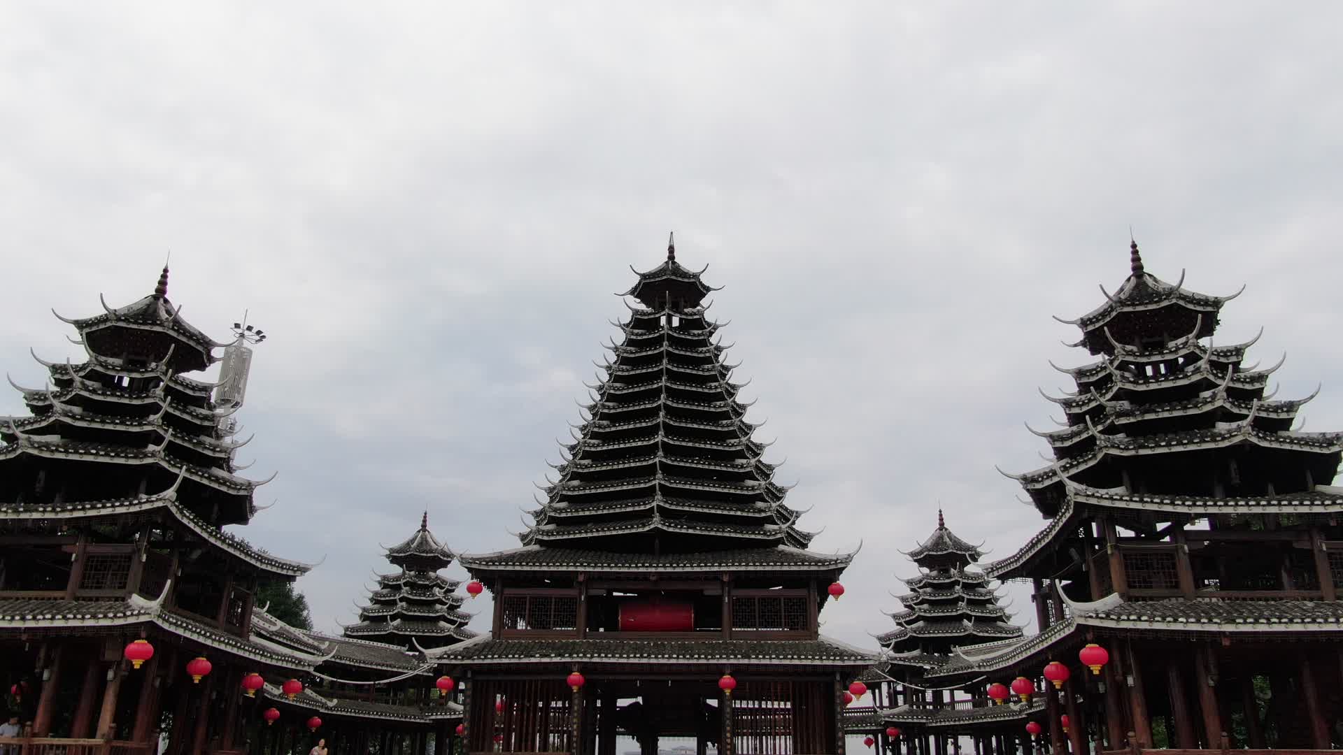 侗族少数民族特色建筑视频的预览图