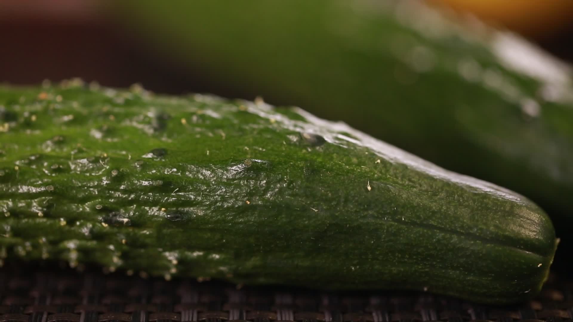 蔬菜黄瓜特写视频的预览图