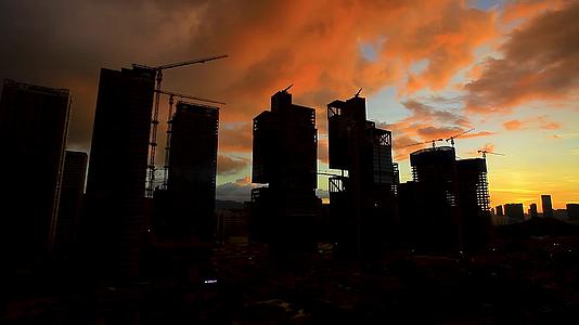 实拍深圳城市建设塔吊高层建筑延时摄影视频的预览图