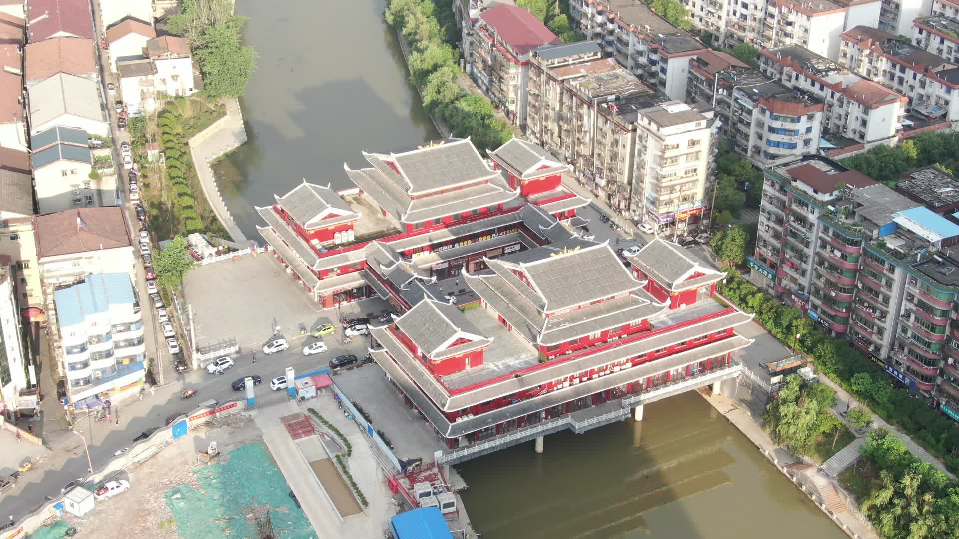 航拍湖南侗族特色建筑桥梁视频的预览图