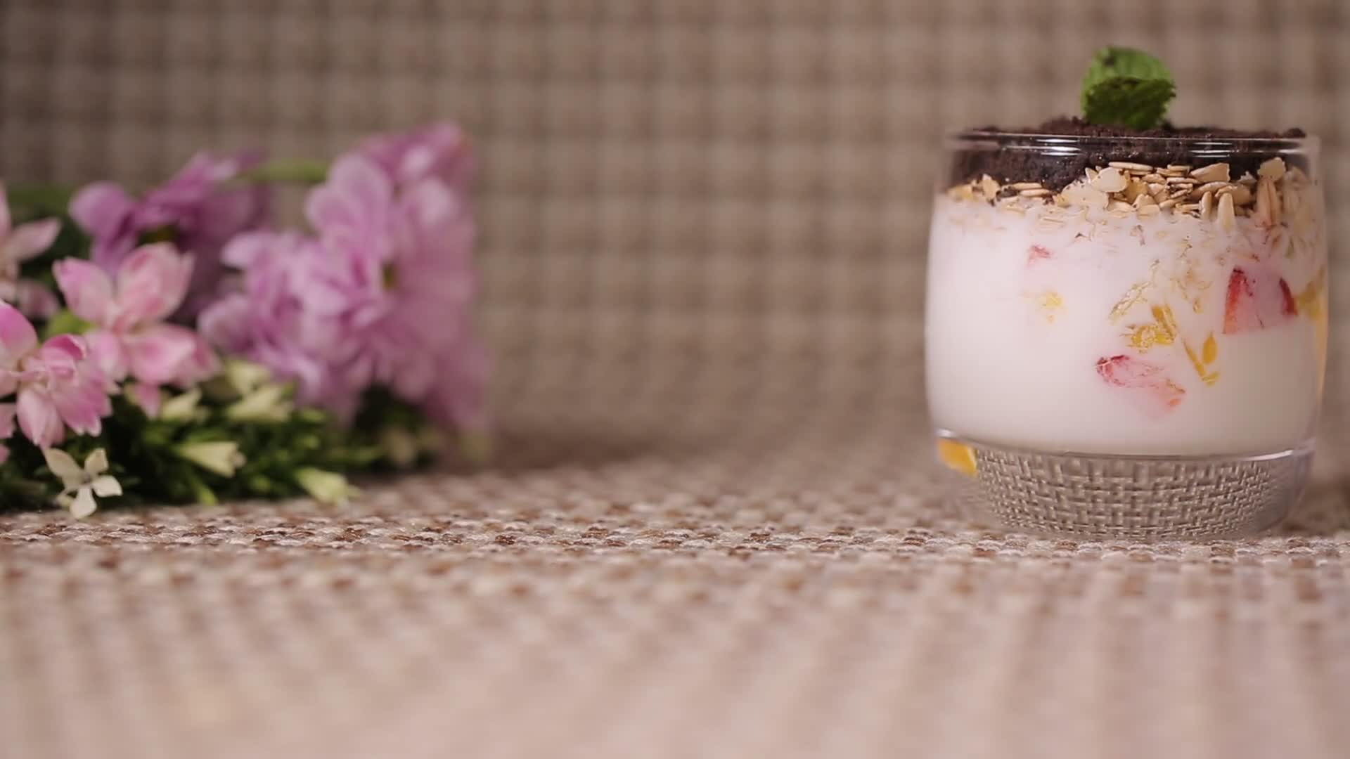 自制盆栽酸奶甜品视频的预览图