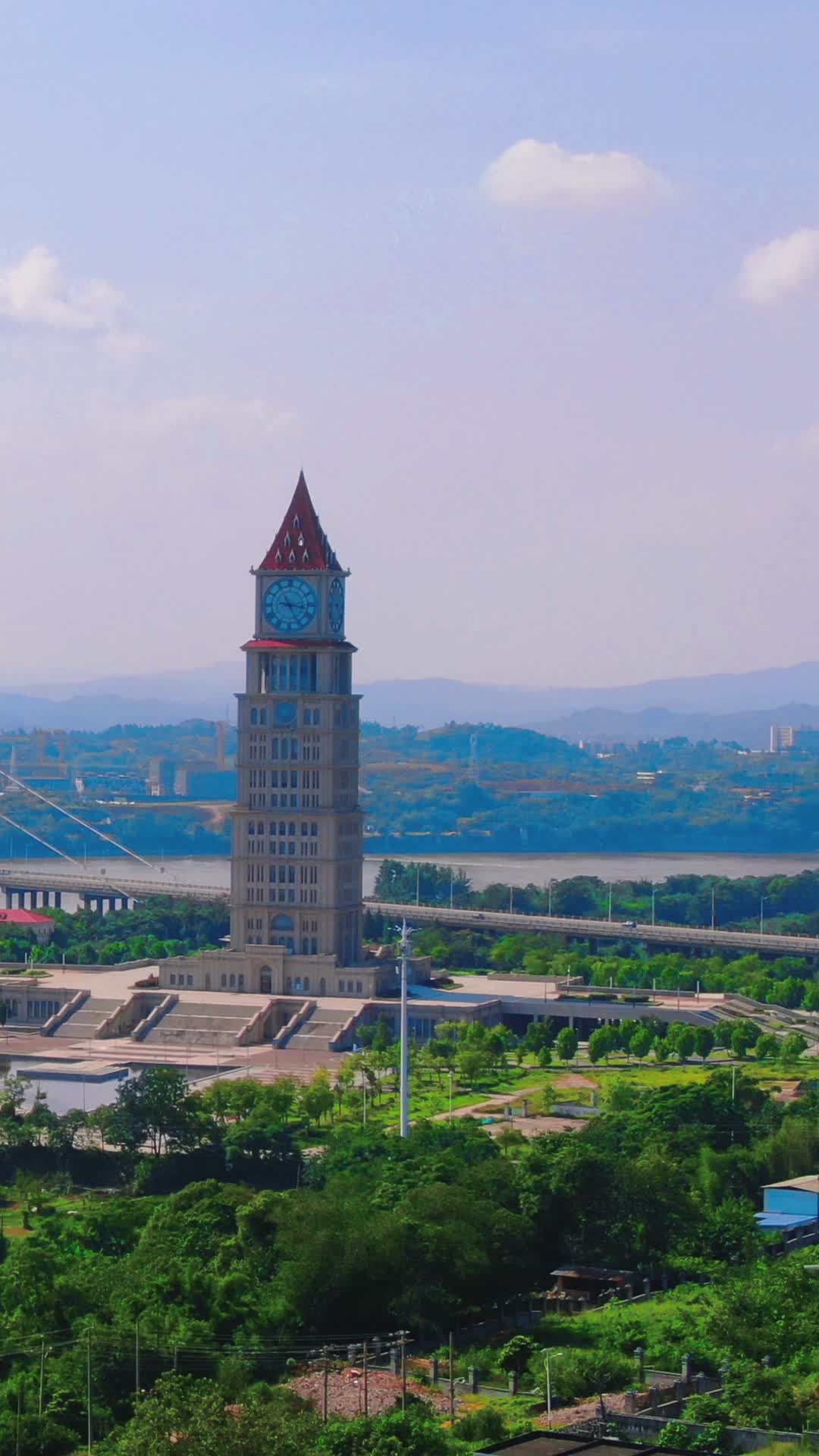 航拍江西赣州钟楼竖屏视频视频的预览图