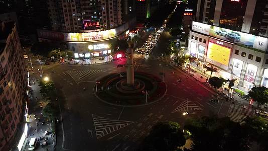 航拍福建泉州飞天迎宾城雕夜景视频的预览图