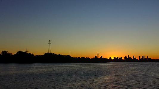 河边水边湖边日出日落视频的预览图