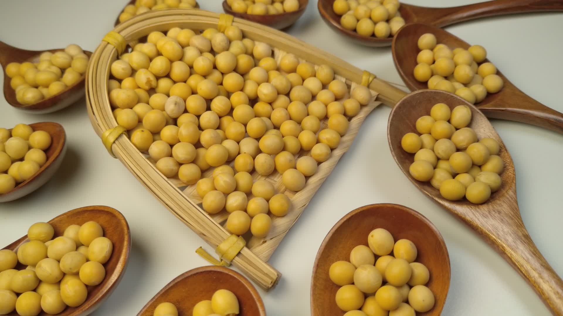 黄豆五谷杂粮视频的预览图