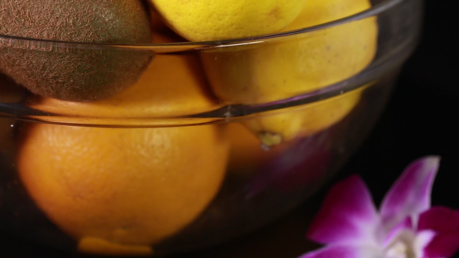 猕猴桃柠檬柚子富含维C的水果视频的预览图