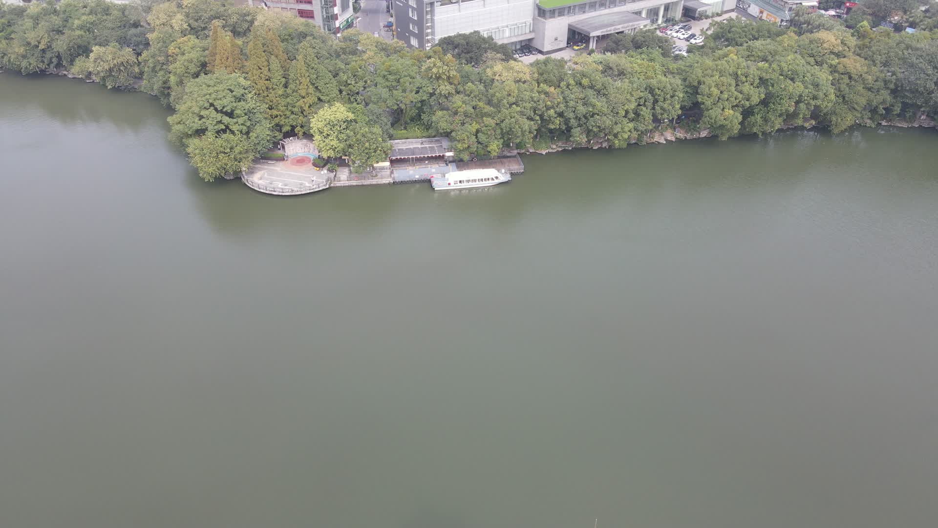 航拍广西桂林桂湖风光视频的预览图