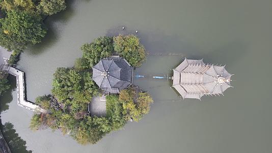 俯拍广西桂林日月双塔地标建筑视频的预览图