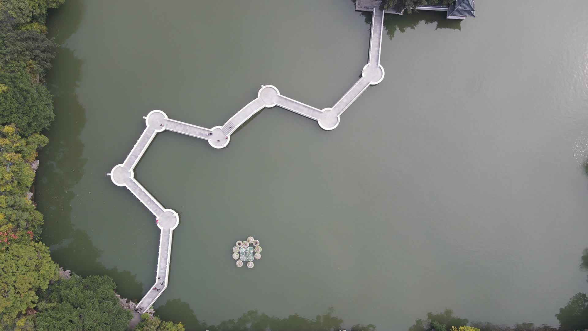 航拍广西桂林西湖公园4A景区视频的预览图