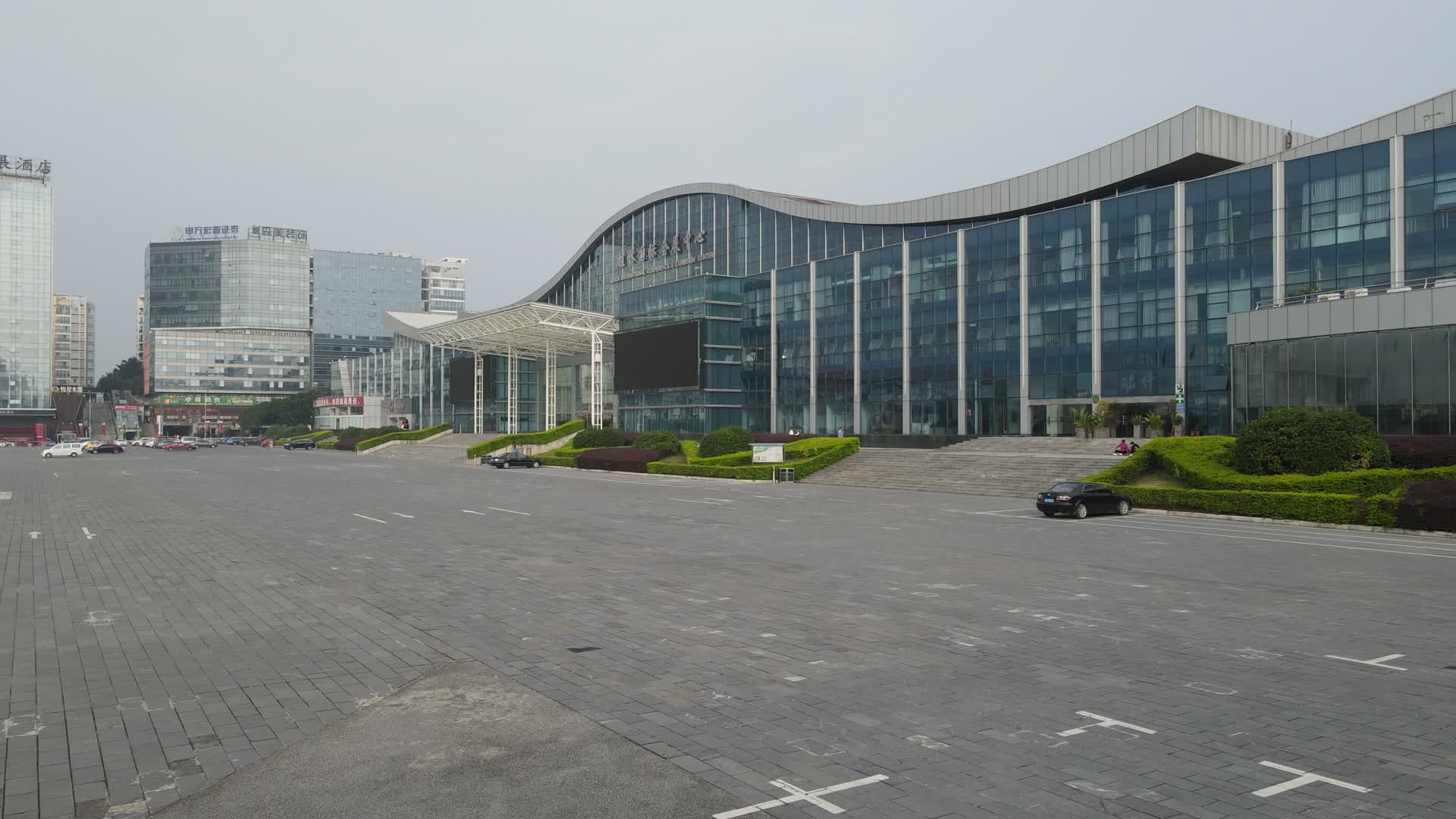 航拍广西桂林国际会展中心视频的预览图