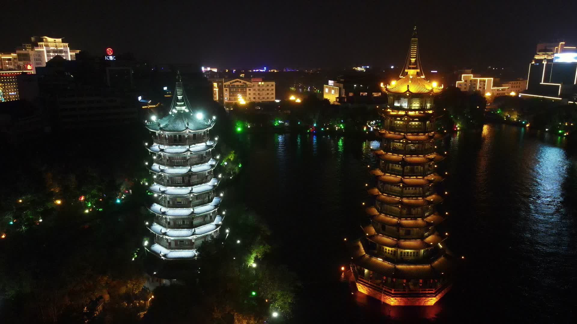 航拍广西桂林日月双塔夜景视频的预览图