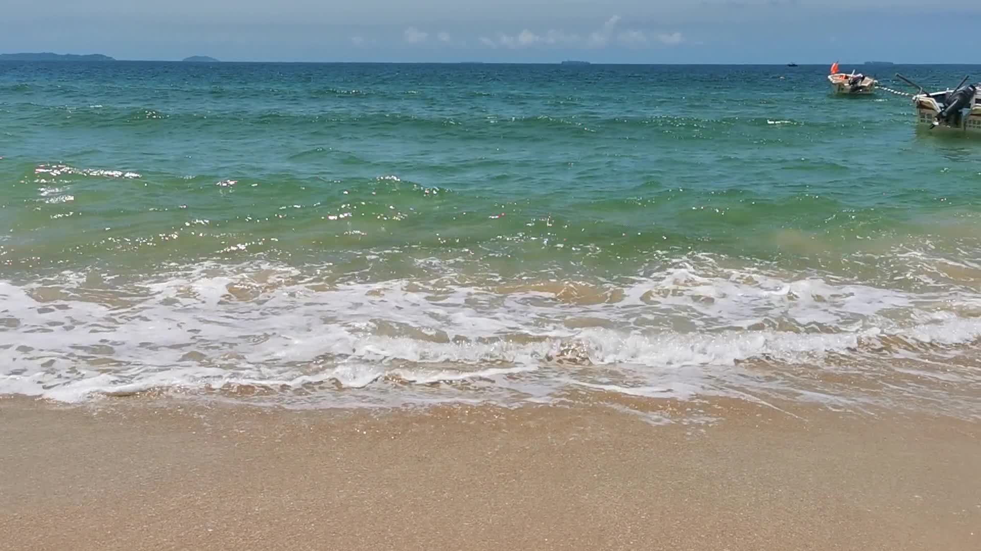 实拍大海沙滩视频的预览图